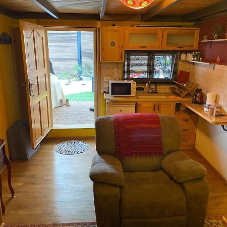 Wood Zimmer Majdal Shams Exterior photo