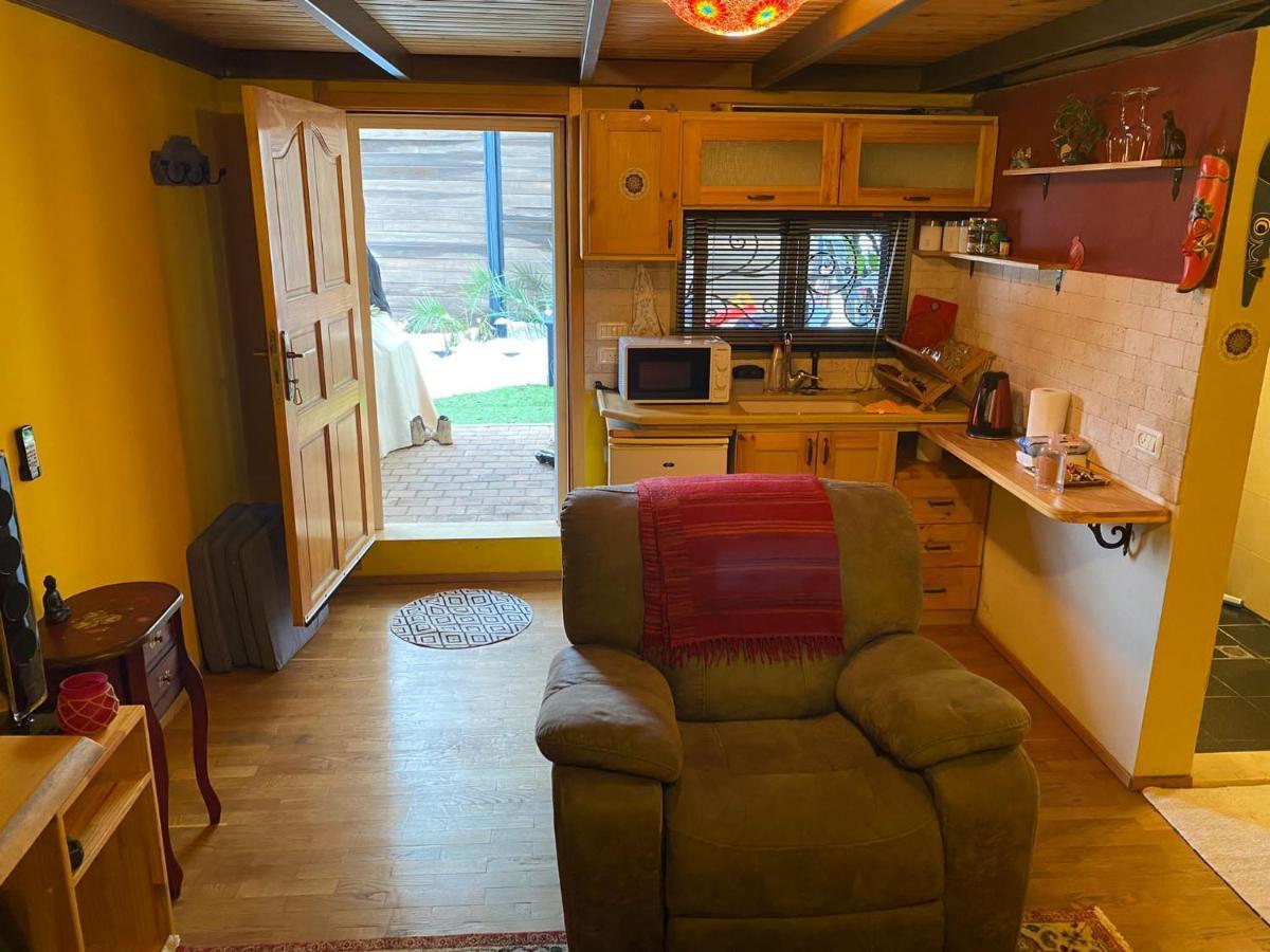 Wood Zimmer Majdal Shams Exterior photo