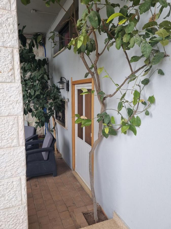 Wood Zimmer Majdal Shams Exterior photo