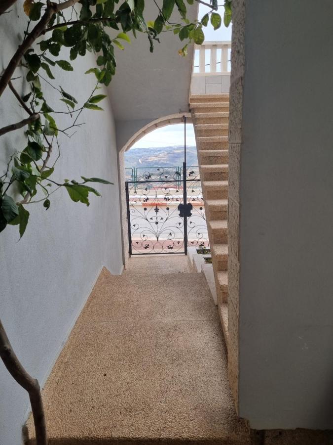 Wood Zimmer Majdal Shams Exterior photo