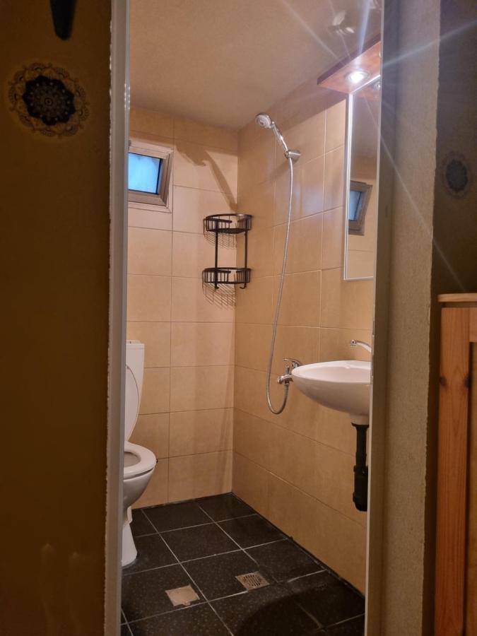 Wood Zimmer Majdal Shams Exterior photo