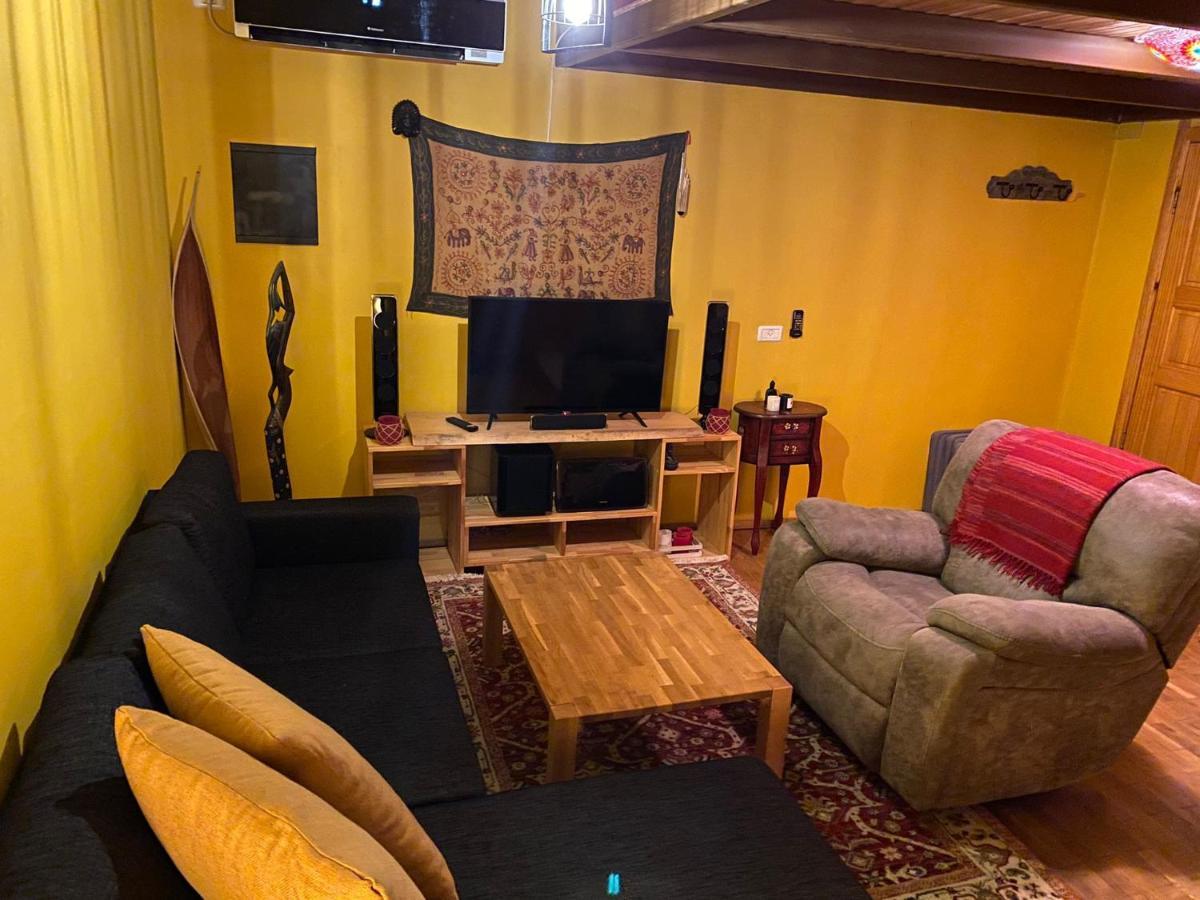 Wood Zimmer Majdal Shams Exterior photo
